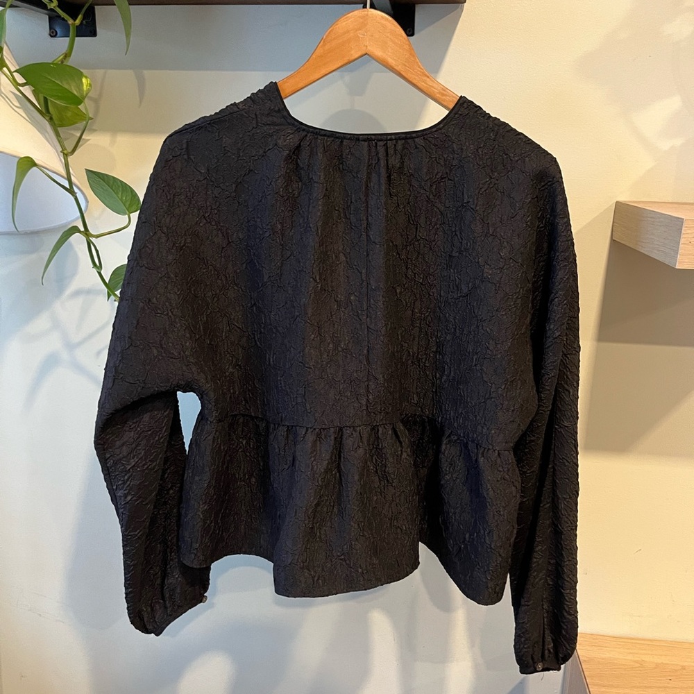 Aritzia Black Textured Blouse - Picture 2 of 4